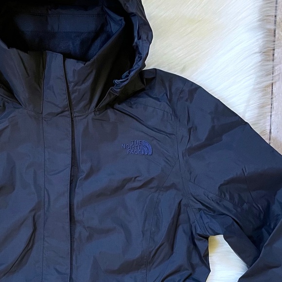 The North Face Women’s Resolve Parka II Waterproof Navy Rain Jacket - Picture 4 of 9